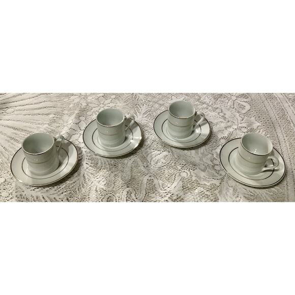 Set Of 4 I. Godinger And Co. White With Gold Trim Demitasse Cups And Saucers - Picture 2 of 9